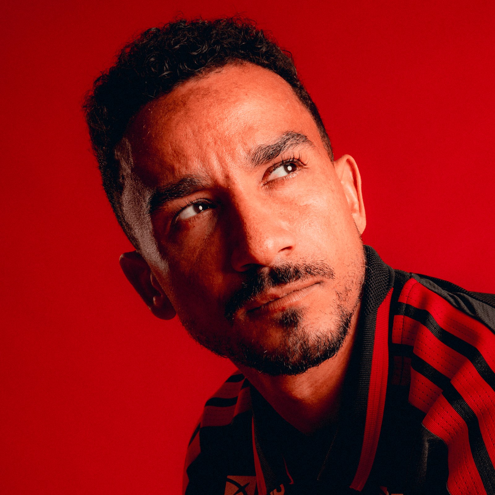 Danilo assina renovação com o Flamengo até dezembro de 2027; ge e Fabrizio Romano apontam que será a última temporada da carreira