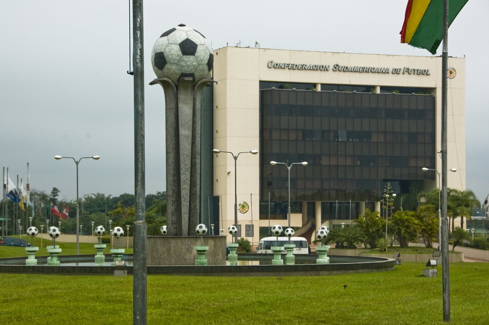 Conmebol rejeita protesta do Flamengo no caso Rojo, e Estudiantes segue na final da Libertadores