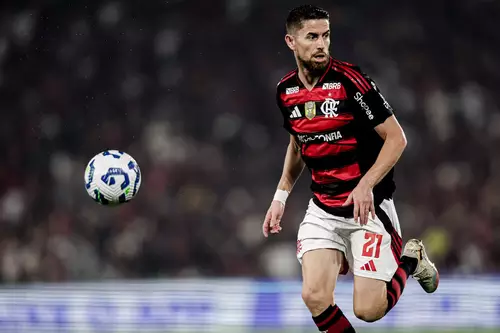 JORGINHO DEIXA O MARACANÃ E PARECE “NÃO ACREDITAR” NO RESULTADO DO CLÁSSICO ENTRE FLAMENGO E VASCO!