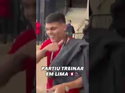 PARTIU TREINO! JOGADORES DO MENGÃO DEIXAM HOTEL EM MIRAFLORES PARA FAZEREM SEU PRIMEIRO TREINO!
