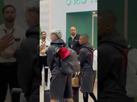 DE VOLTA AO BRASIL! OS URUGUAIOS DO MENGÃO SÃO OS PRIMEIROS A DESEMBARCAR NO RIO!