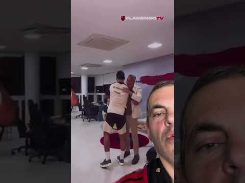 VEJA COMO FOI A VOLTA DE PAQUETÁ AO NINHO DO URUBU! ENCONTRO COM FILIPE LUÍS, BOTO E ASSINATURA…