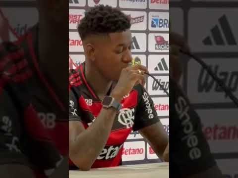 VITÃO DESTACA GRANDE AMOR DA TORCIDA COM O CLUBE: “CHEGUEI 5 DA MANHÃ E JÁ TINHA TORCEDOR”