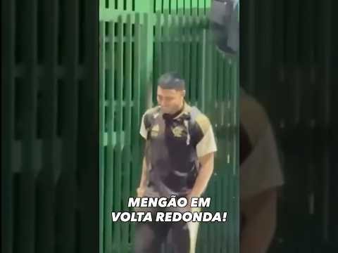 CONFIRA A CHEGADA DO FLAMENGO NO RAULINO DE OLIVEIRA PARA O DUELO COM O VOLTA REDONDA!