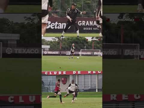 IMAGENS DO TREINO MOSTRAM JARDIM CORRIGINDO OS JOGADORES NAS FINALIZAÇÕES!